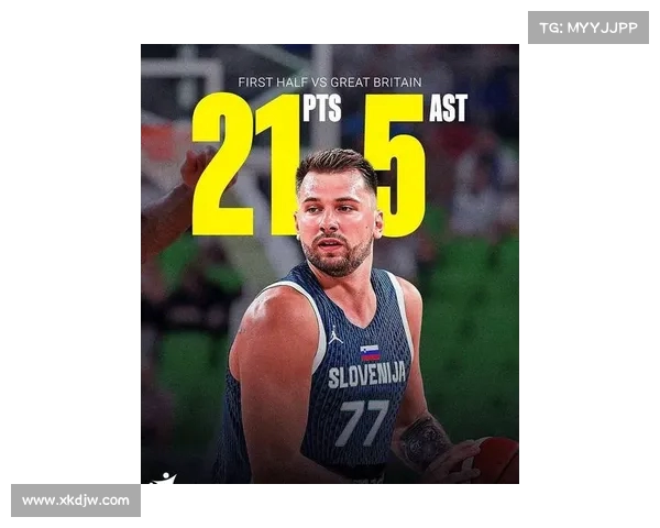 东契奇后场运球失误遭杰伦生断,反击暴扣点燃全场!(东契奇是巨星) 东契奇后场运球失误遭杰伦生断,反击暴扣点燃全场!(东契奇是巨星)